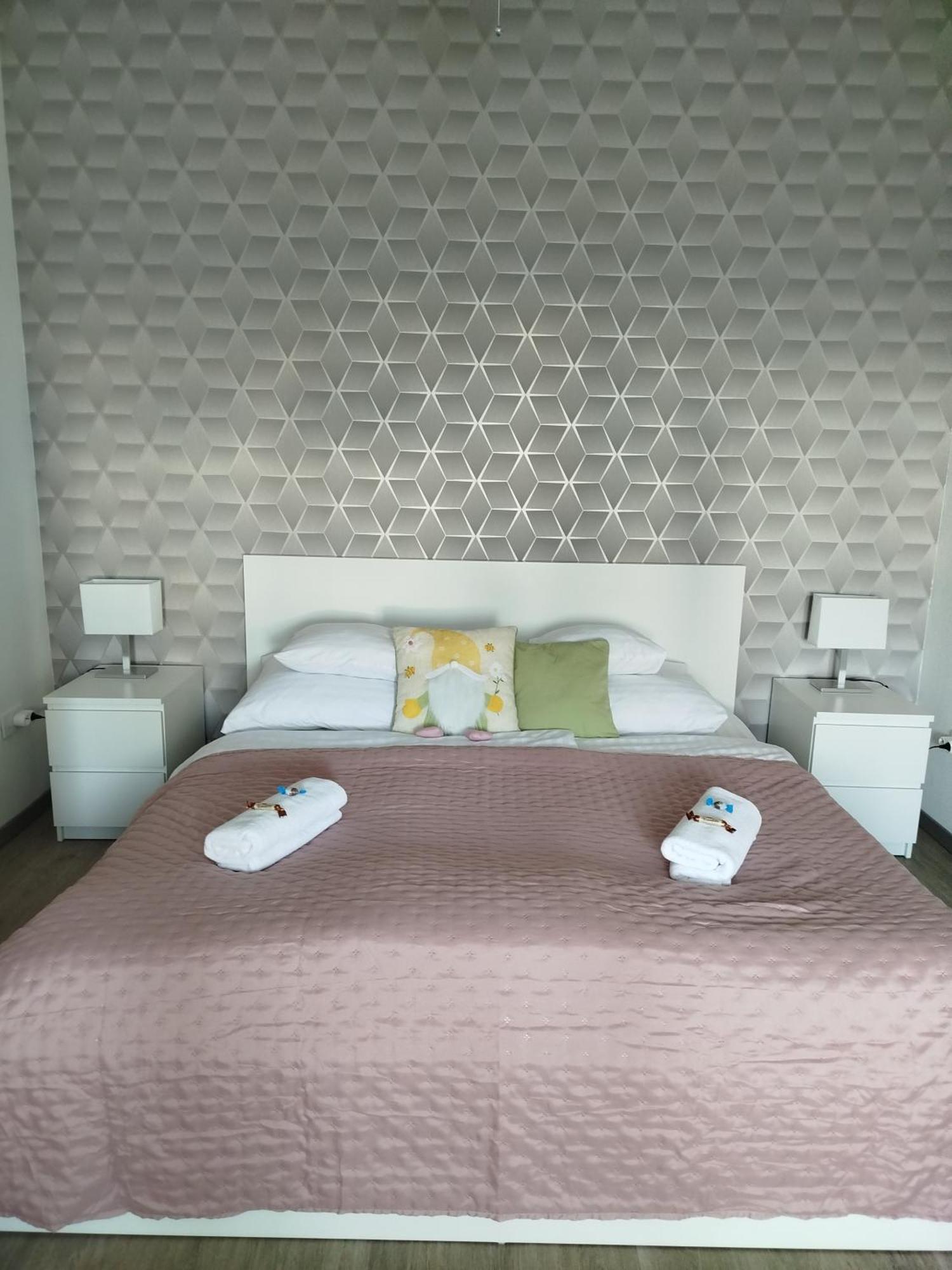 בודפשט Lady Mabel'S Apartment Near To Arena, Puskas Stadion And City Park, With Guarded Parking Place מראה חיצוני תמונה
